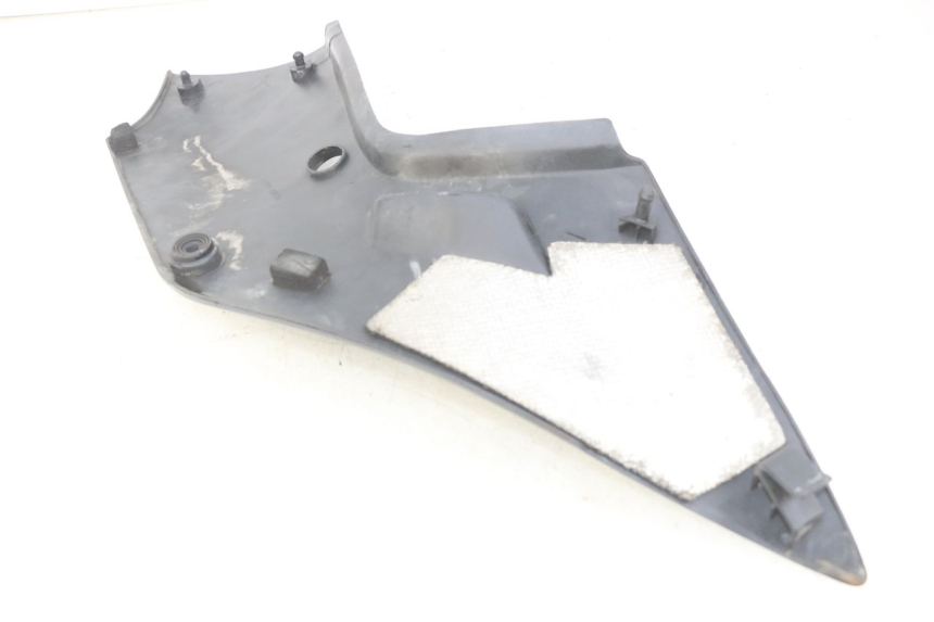 photo de KAP LINKS ONDER ZITPLAATS SUZUKI GSX-F GSX  F 1100 (1988 - 1994) - Detail van het onderdeel