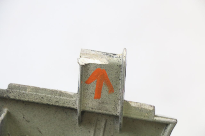 photo de KAPJE ONDER ZITPLAATS LINKS HONDA NES AROBASE 125 (2000 - 2003) - Overzicht