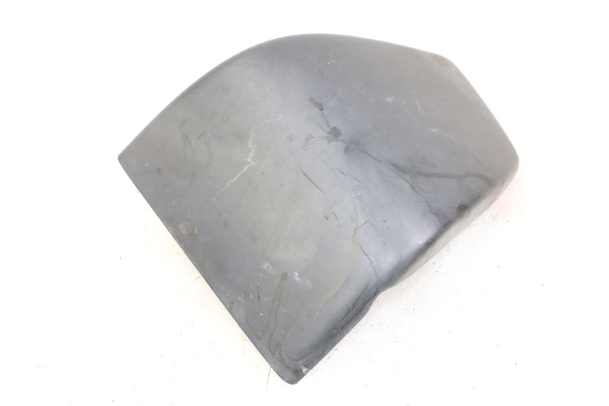 photo de KAPJE ONDER ZITPLAATS LINKS HONDA VT C2 SHADOW 750 (1997 - 2001) - Detail van het onderdeel