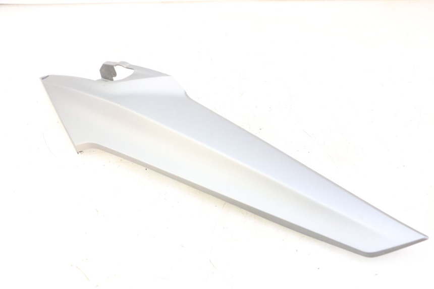 photo de LINKER ZITPLAATKAP ONDER ZITSEL SYM JOYMAX 125 (2010 - 2017) - Bevestigingspunten