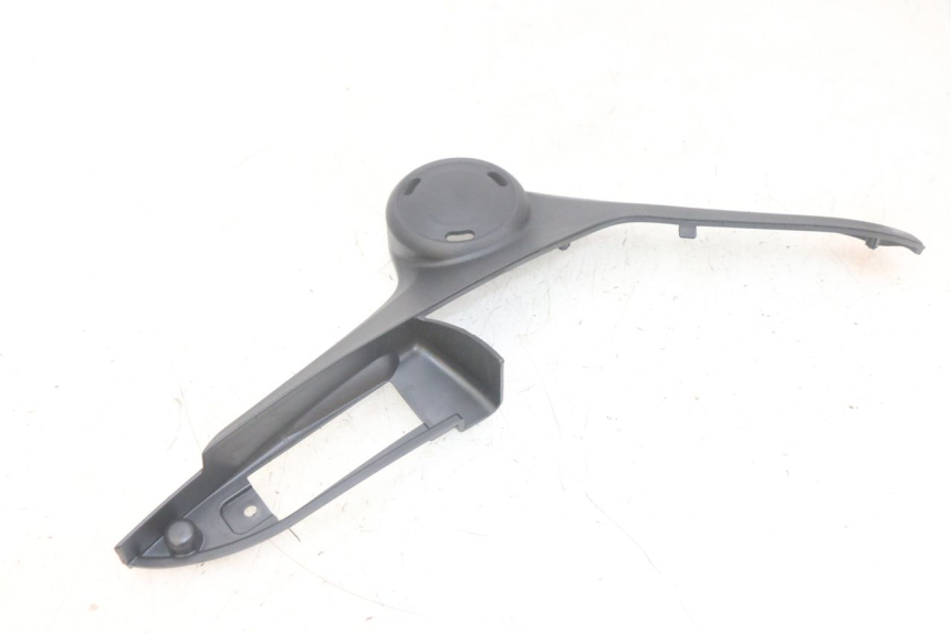 photo de KAPJE ONDER ZITPLAATS LINKS PIAGGIO MP3 HPE 300 (2019 - 2026) - Technische close-up