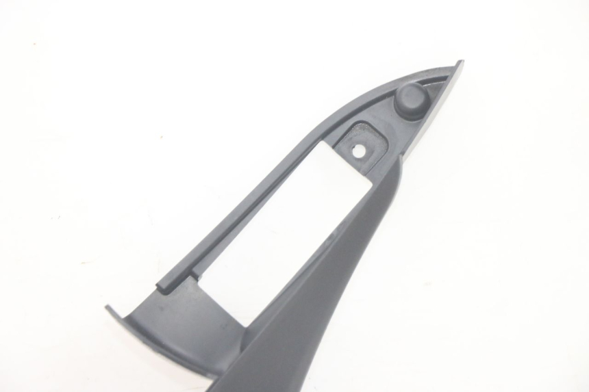 photo de KAPJE ONDER ZITPLAATS LINKS PIAGGIO MP3 HPE 300 (2019 - 2026) - Staat van het oppervlak