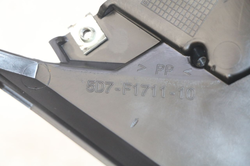 photo de LINKER ZITPLAATDEKSEL YAMAHA MT ABS 125 (2014 - 2018) - Detail van het onderdeel