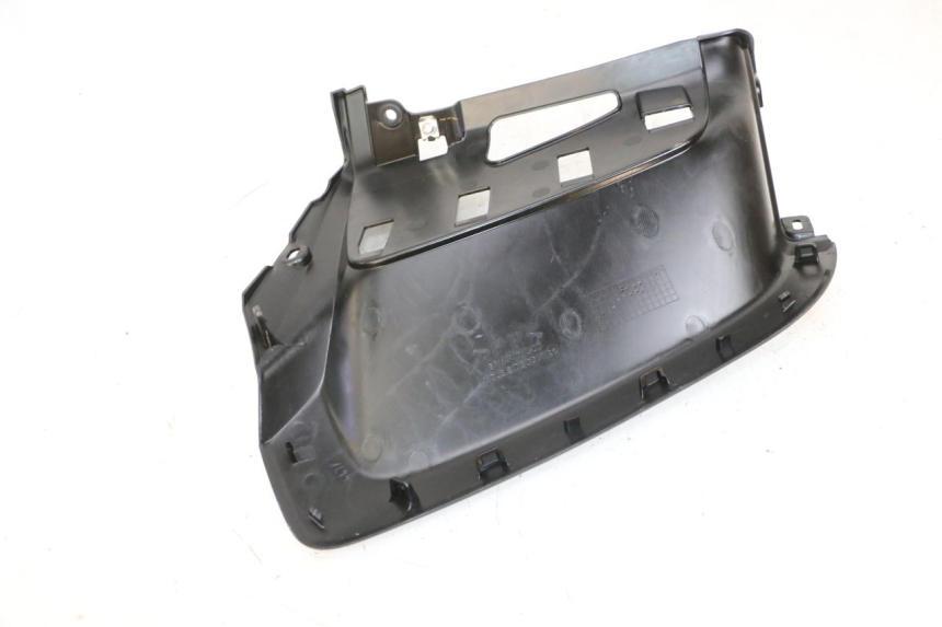 photo de KAPJE ONDER ZITPLAATS LINKS YAMAHA NEO'S CORE 1 (2022 - 2026) - Bevestigingspunten