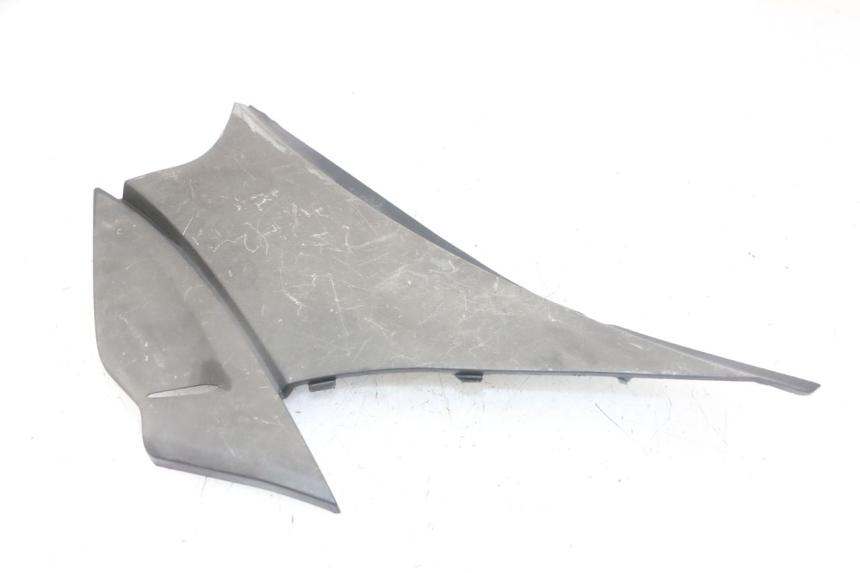 photo de KAP LINKS ONDER ZITPLAATS HONDA NTV DEAUVILLE ABS 700 (2007 - 2016) - Detail van het onderdeel