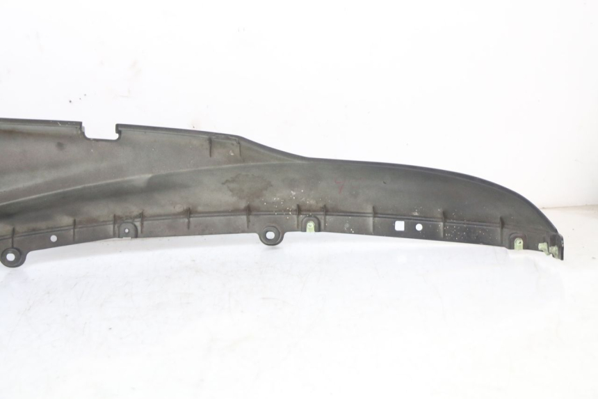 photo de KAP LINKS ONDER ZITPLAATS PEUGEOT DJANGO 125 (2014 - 2017) - Staat van het oppervlak