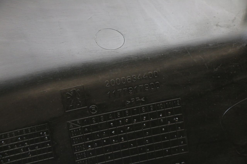 photo de LINKER ZITPLAATKAP PEUGEOT STREETZONE I 2T 50 (2018 - 2020) - Technische close-up