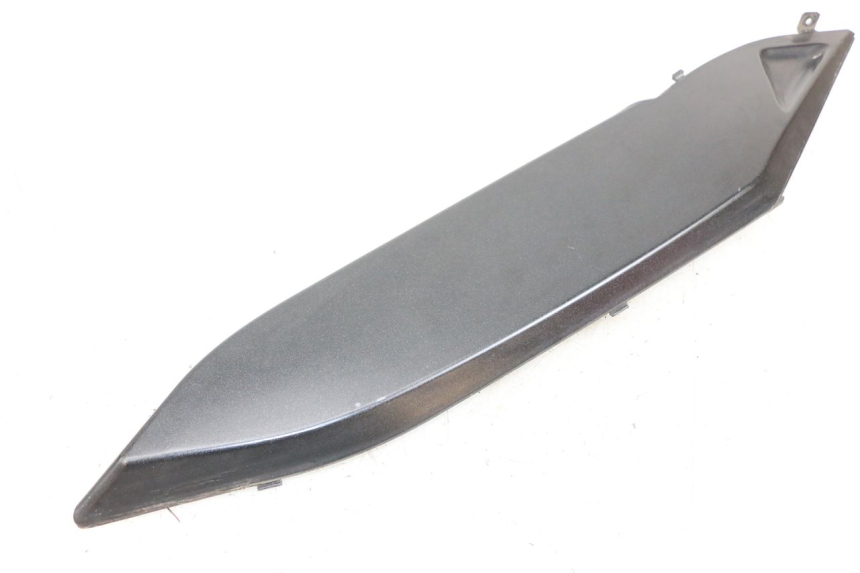 photo de LINKER ZITPLAATKAP DAELIM S3 125 (2010 - 2017) - Detail van het onderdeel