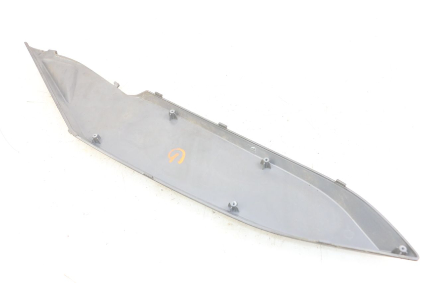 photo de LINKER ZITPLAATKAP DAELIM S3 125 (2010 - 2017) - Andere kijkhoek