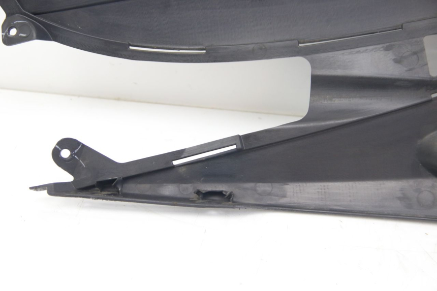 photo de LINKER ZITPLAATKAP SUZUKI SIXTEEN 125 (2008 - 2010) - Kenmerkende details