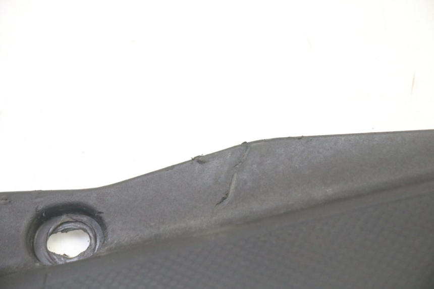 photo de KAPJE ONDER ZITPLAATS LINKS GILERA SMT SUPERMOTARD 50 (2009 - 2017) - Zoom op gebruiksstaat