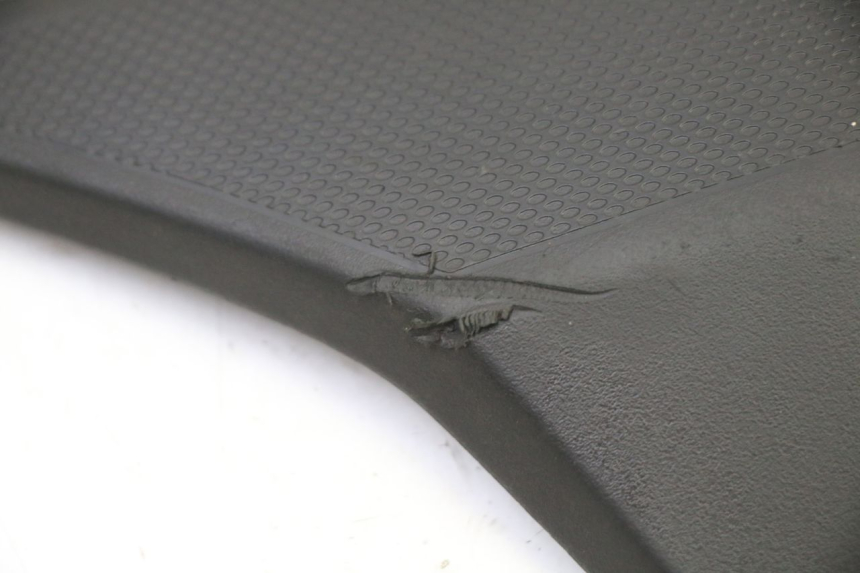 photo de KAPJE ONDER ZITPLAATS LINKS GILERA SMT SUPERMOTARD 50 (2009 - 2017) - Andere kijkhoek