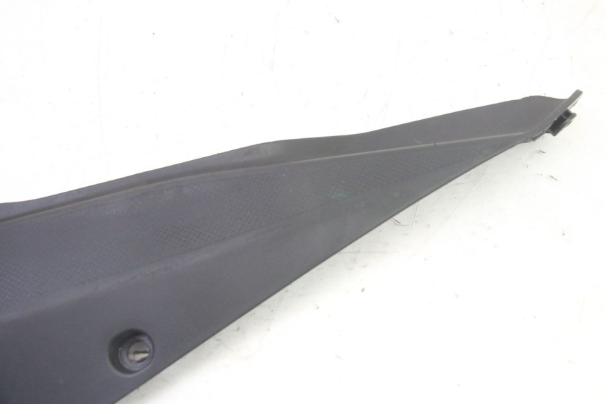 photo de KAPJE ONDER ZITPLAATS LINKS GILERA SMT SUPERMOTARD 50 (2009 - 2017) - Technische close-up