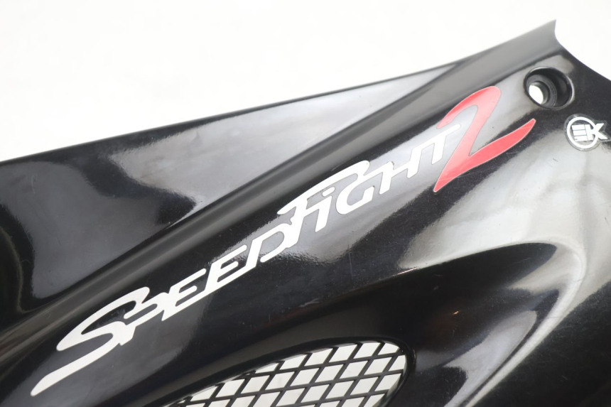 photo de LINKER ONDERZITDEKSEL PEUGEOT SPEEDFIGHT 2 AC 50 (2000 - 2009) - Detail van het onderdeel