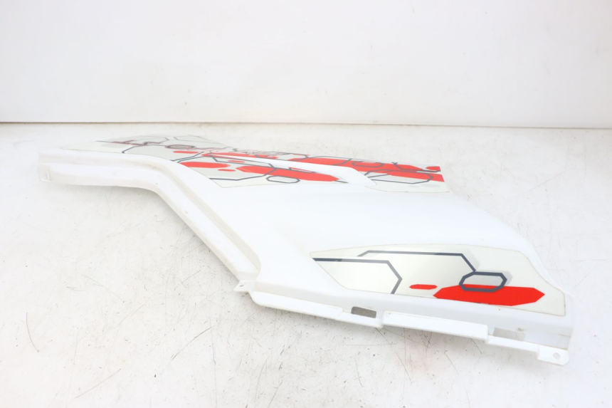 photo de KAPJE ONDER ZITPLAATS LINKS HYTRACK ST 170 (2020 - 2024) - Andere kijkhoek