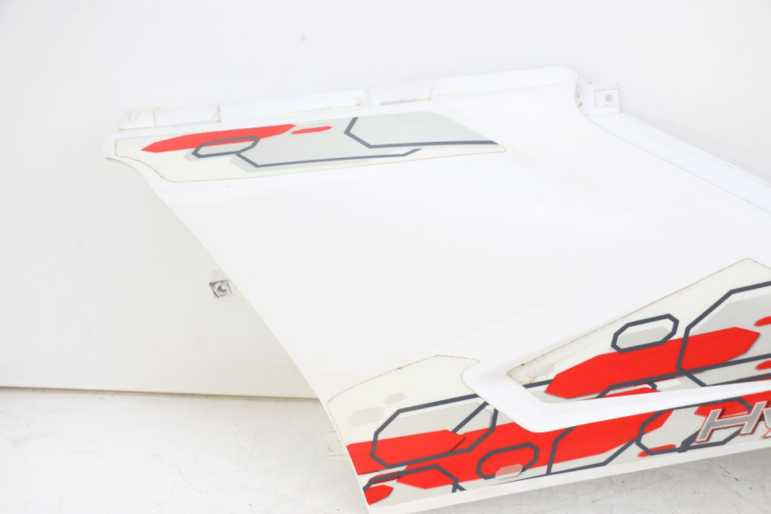 photo de KAPJE ONDER ZITPLAATS LINKS HYTRACK ST 170 (2020 - 2024) - Bevestigingspunten