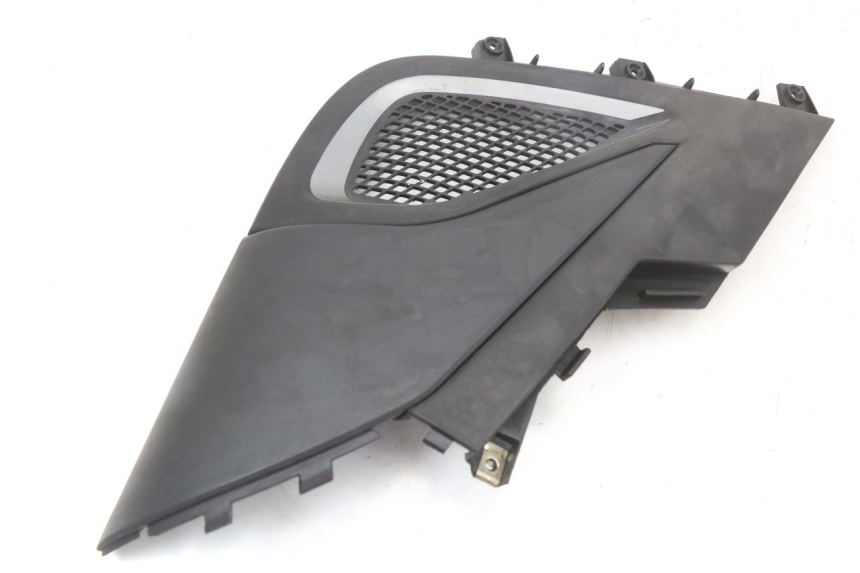 photo de KAPJE ONDER LINKERZITPLAATS KYMCO SUPER 8 4T 50 (2018 - 2020) - Detail van het onderdeel