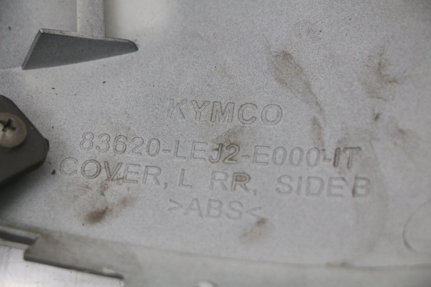 photo de LINKER ZITPLAATDEKSEL KYMCO SUPER 8 4T 50 (2021 - 2024) - Bevestigingspunten