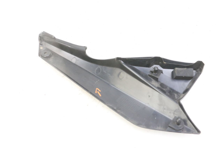 photo de AFDEKKING ONDER ZITPLAATS LINKS SUZUKI GSX F GSXF 650 (2007 - 2015) - Technische close-up