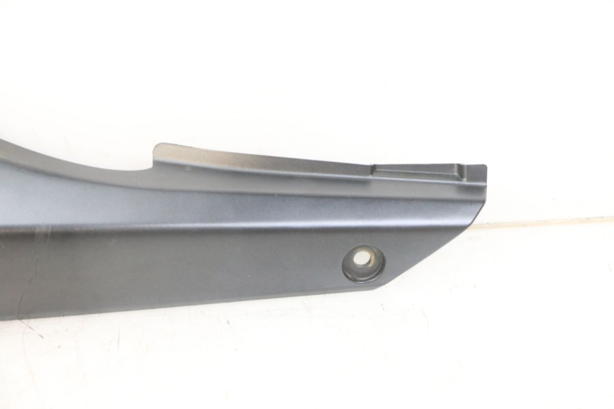 photo de AFDEKKING ONDER ZITPLAATS LINKS SUZUKI GSX F GSXF 650 (2007 - 2015) - Bevestigingspunten