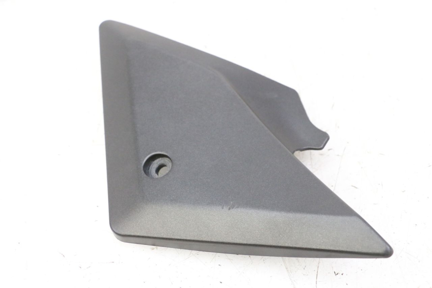 photo de LINKER ZITPLAATDEKSEL SUZUKI SV S 650 (2003 - 2009) - Zoom op gebruiksstaat