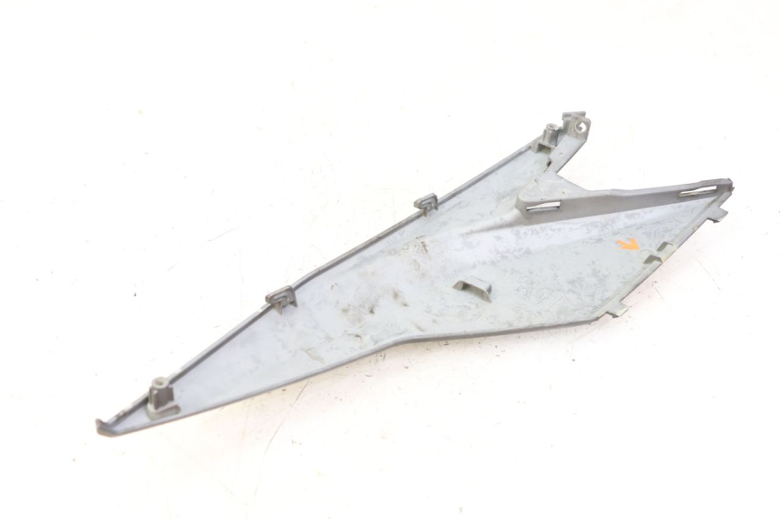 photo de KAPJE ONDER LINKERZITPLAATS SYM JET 14 4T 50 (2018 - 2022) - Zoom op gebruiksstaat