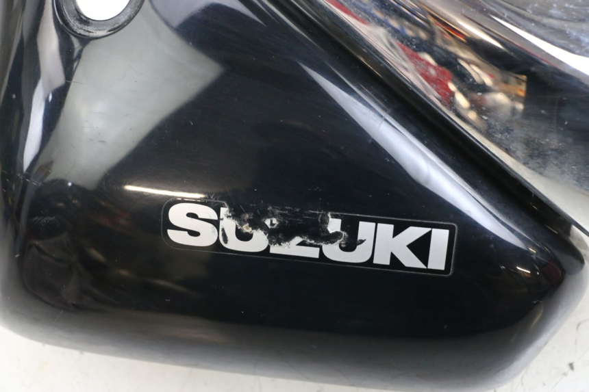 photo de KAPJE ONDER ZITPLAATS LINKS SUZUKI VL INTRUDER 125 (2004 - 2007) - Productaanzicht