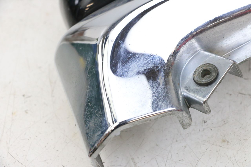 photo de KAPJE ONDER ZITPLAATS LINKS SUZUKI VL INTRUDER 125 (2004 - 2007) - Technische close-up