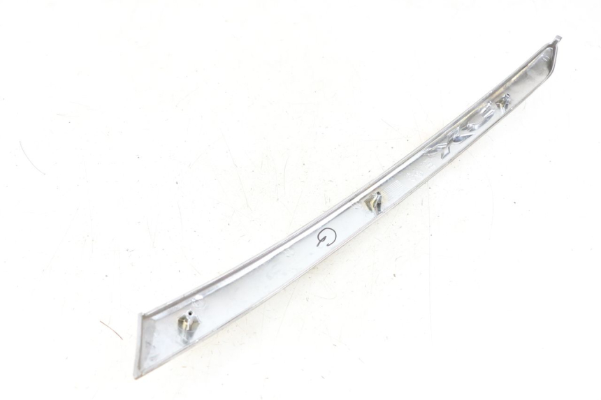 photo de KAPJE ONDER LINKERZITPLAATS PIAGGIO X8 125 (2004 - 2007) - Zoom op gebruiksstaat