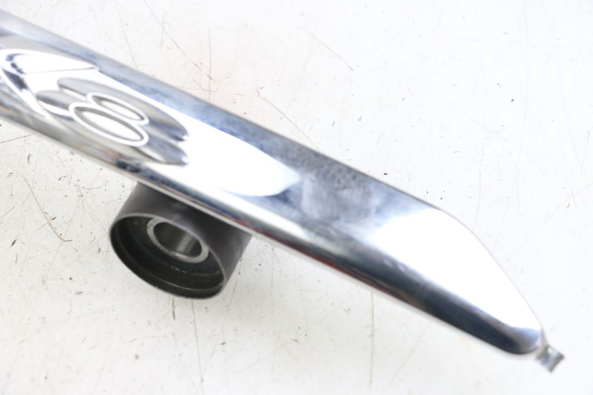 photo de KAPJE ONDER LINKERZITPLAATS PIAGGIO X8 125 (2004 - 2007) - Bevestigingspunten