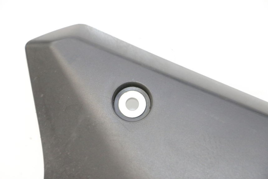 photo de LINKER ZITPLAATDEKSEL YAMAHA XJ6 ABS 600 (2008 - 2016) - Bevestigingspunten