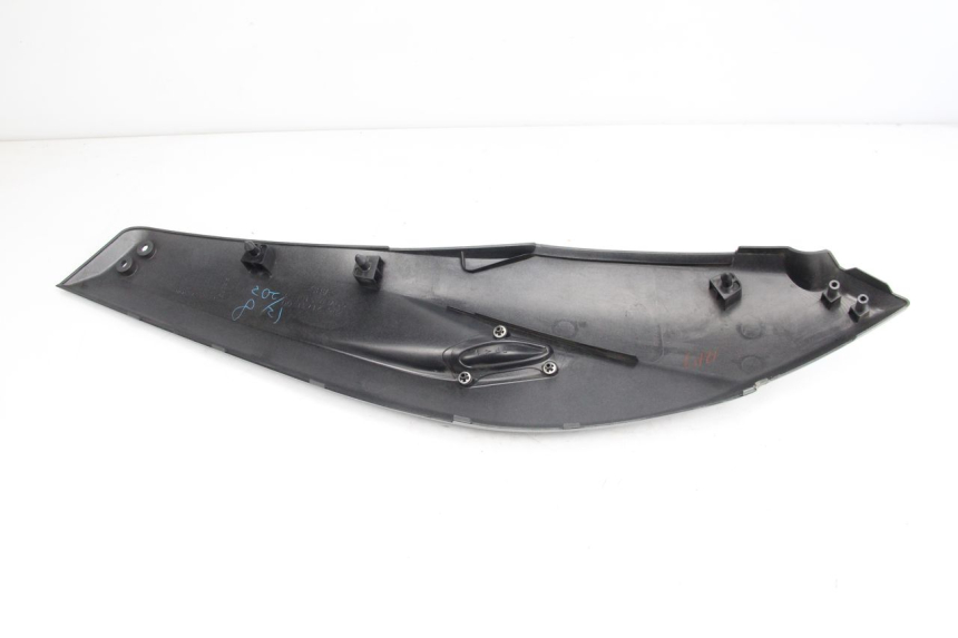 photo de KAPJE ONDER ZITPLAATS LINKS YAMAHA XP T-MAX TMAX 500 (2008 - 2012) - Overzicht