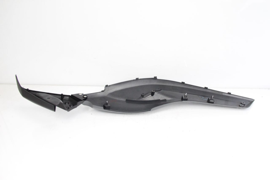 photo de KAPJE ONDER ZITPLAATS LINKS YAMAHA XP T-MAX TMAX 500 (2008 - 2012) - Bevestigingspunten