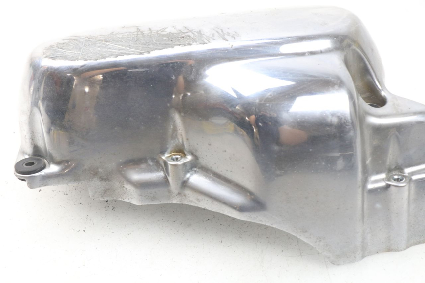 photo de KAPJE ONDER ZITPLAATS LINKS YAMAHA XVS DRAG STAR DRAGSTAR 650 (1997 - 2007) - Detail van het onderdeel