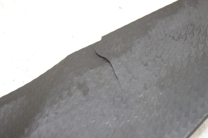 photo de LINKER ZITPLAATKAP YAMAHA YZF R1 1000 (2007 - 2008) - Detail van het onderdeel