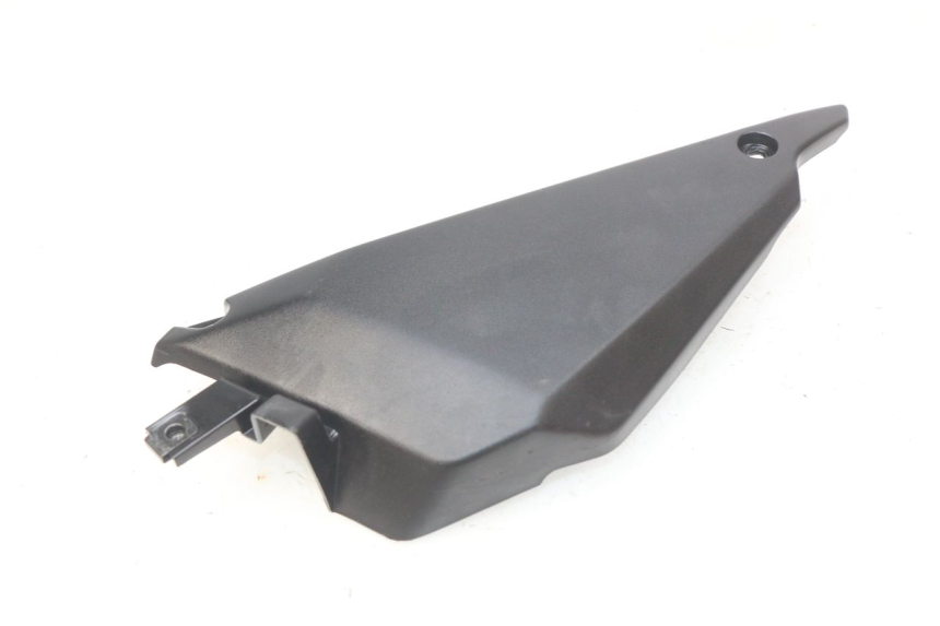 photo de KAPJE ONDER ZITPLAATS LINKS KAWASAKI Z 650 (2016 - 2019) - Detail van het onderdeel