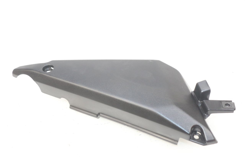 photo de KAPJE ONDER ZITPLAATS LINKS KAWASAKI Z 650 (2016 - 2019) - Andere kijkhoek