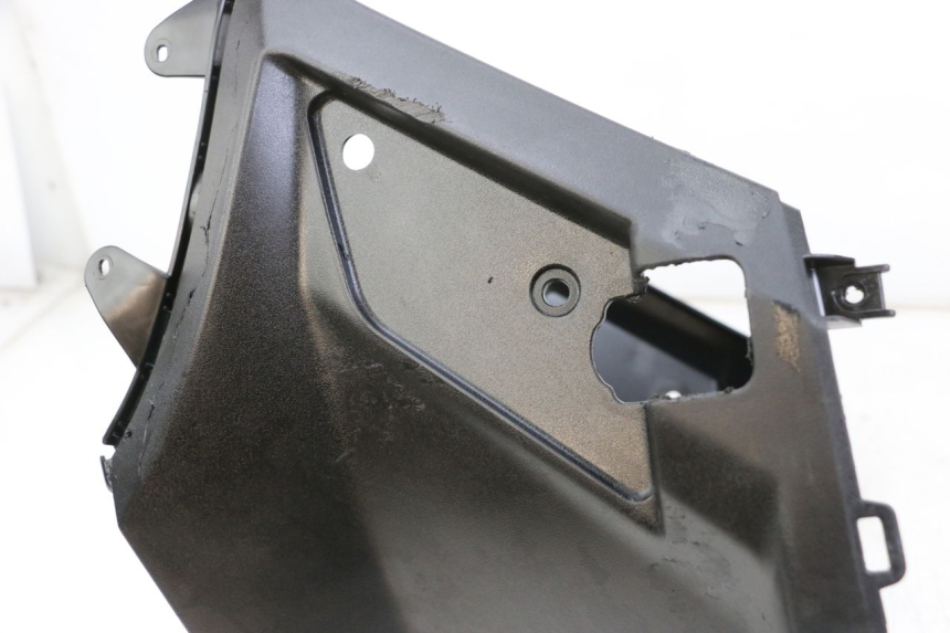 photo de ZITPLAATDEKSEL PEUGEOT STREETZONE 4T 50 (2018 - 2023) - Detail van het onderdeel