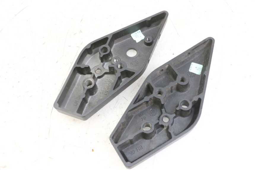 photo de ZITPLAATDEKSEL ROYAL ENFIELD HYMALAYAN 410 (2016 - 2023) - Detail van het onderdeel