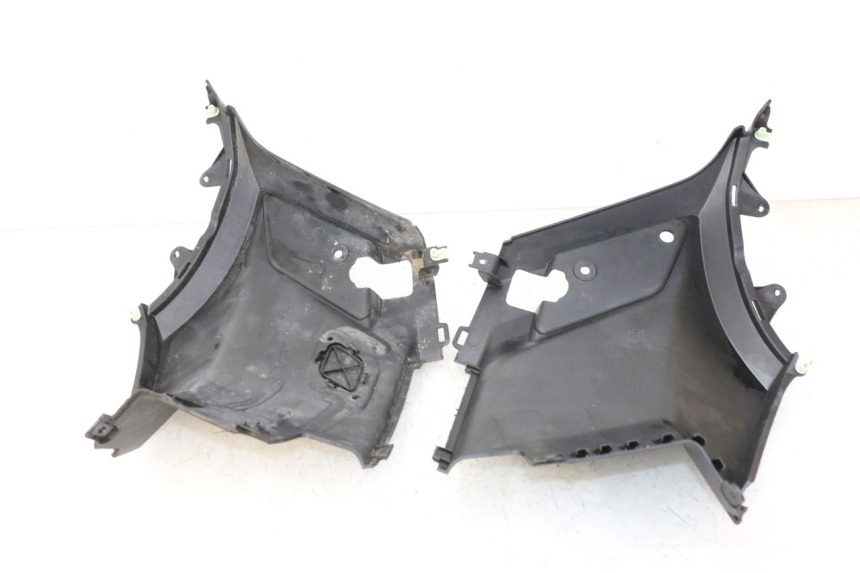 photo de ZITBANKKAPJE PEUGEOT STREETZONE I NAKED 2T 50 (2018 - 2020) - Staat van het oppervlak