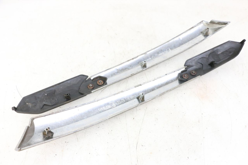 photo de ZITPLAATDEKSEL PIAGGIO XEVO - X EVO 125 (2007 - 2017) - Detail van het onderdeel