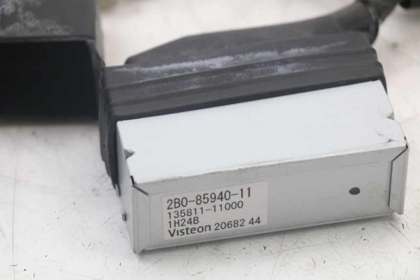 photo de ABS-regeleenheid YAMAHA TDM ABS 900 (2002 - 2014) - Andere kijkhoek