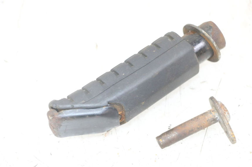 photo de ACHTERSTE RECHTER VOETSTEUN HONDA CBF 500 (2004 - 2007) - Andere kijkhoek