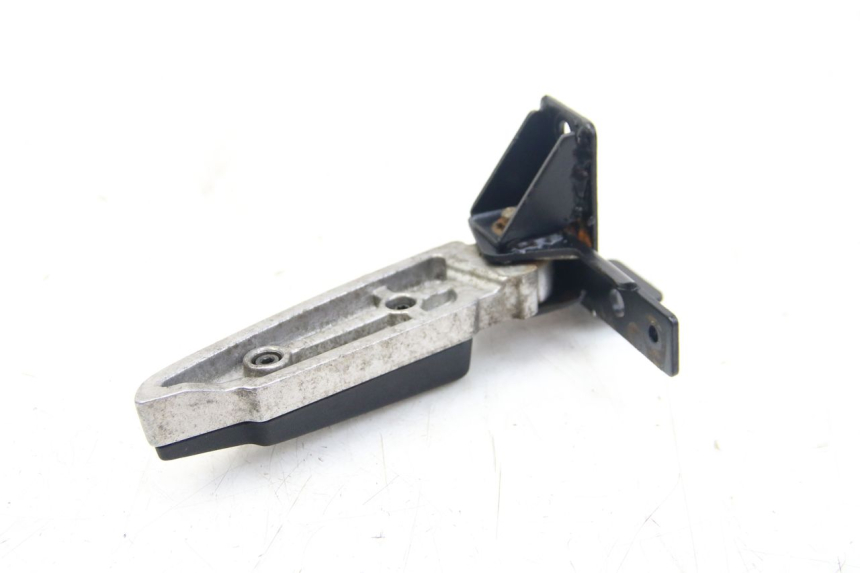 photo de ACHTERSTE RECHTER VOETSTEUN PEUGEOT CITYSTAR AIR 125 (2014 - 2017) - Zoom op gebruiksstaat