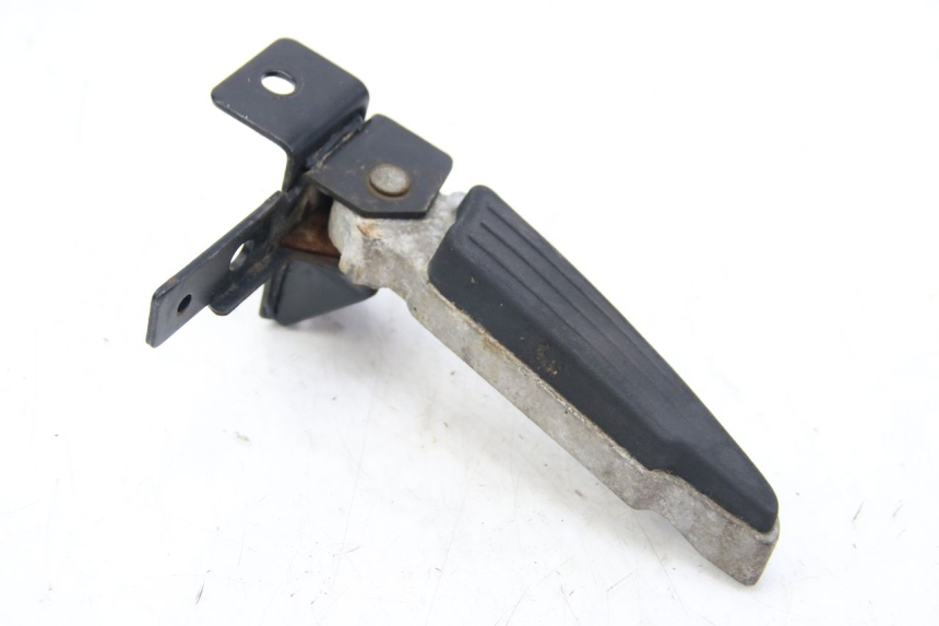 photo de ACHTERSTE RECHTER VOETSTEUN PEUGEOT CITYSTAR 50 (2013 - 2017) - Detail van het onderdeel