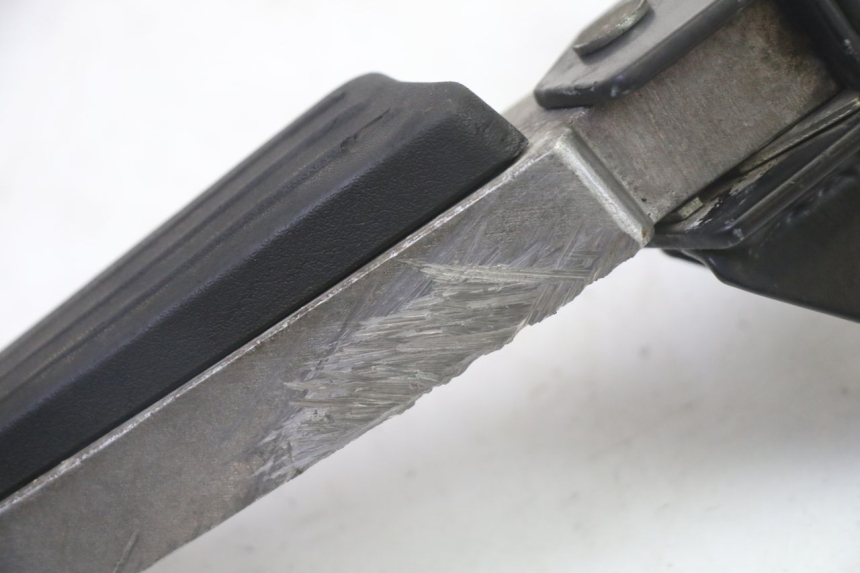 photo de ACHTERSTE RECHTER VOETSTEUN PEUGEOT CITYSTAR 50 (2013 - 2017) - Andere kijkhoek