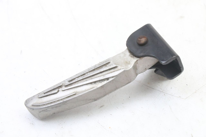 photo de ACHTERSTE RECHTER VOETSTEUN SYM FIDDLE 3 III 125 (2014 - 2020) - Detail van het onderdeel