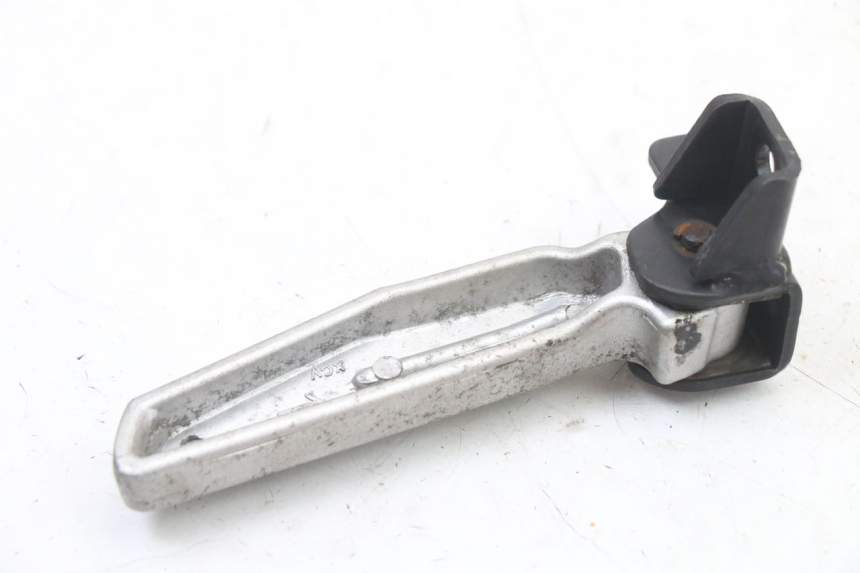 photo de ACHTERSTE RECHTER VOETSTEUN SYM FIDDLE 3 III 125 (2014 - 2020) - Technische close-up