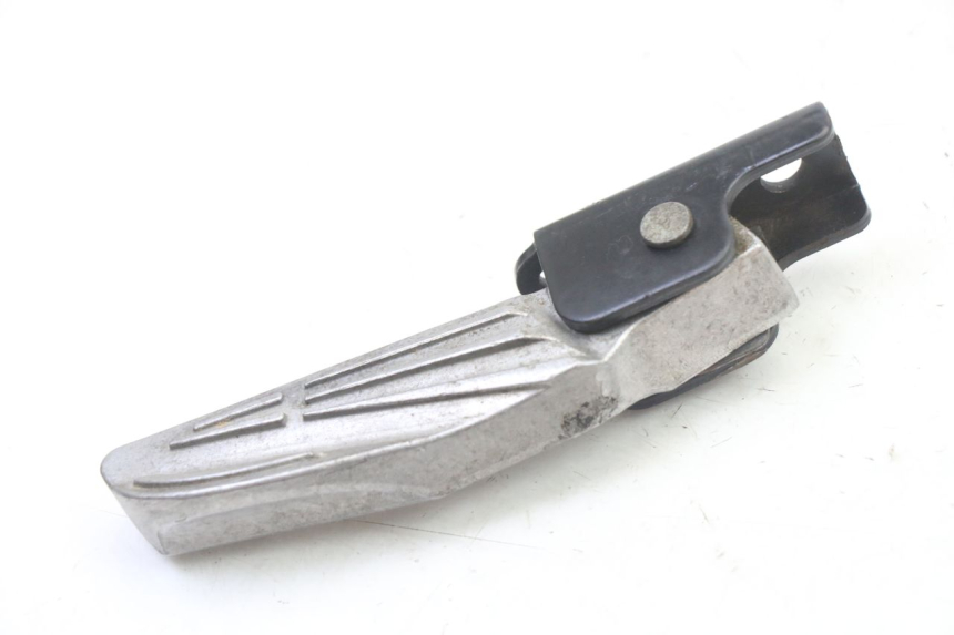 photo de ACHTERSTE RECHTER VOETSTEUN VENESI FLY RETRO 4T 50 (2020 - 2025) - Zoom op gebruiksstaat