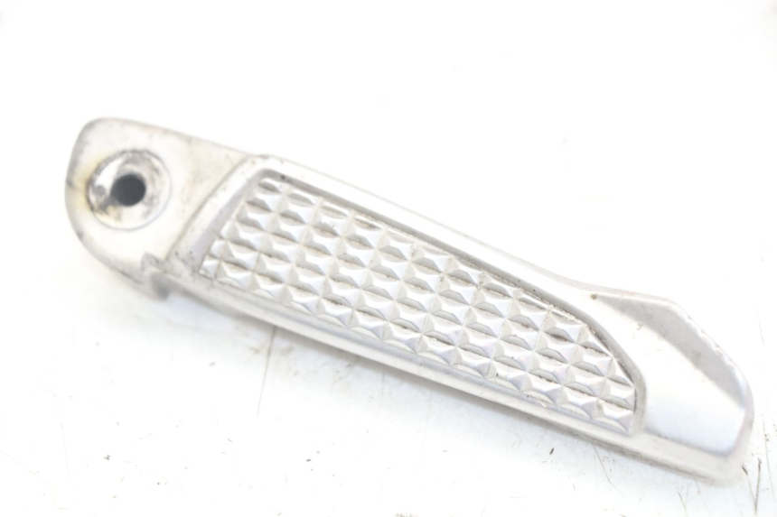 photo de ACHTERSTE RECHTER VOETSTEUN HONDA FORZA 125 (2015 - 2016) - Detail van het onderdeel